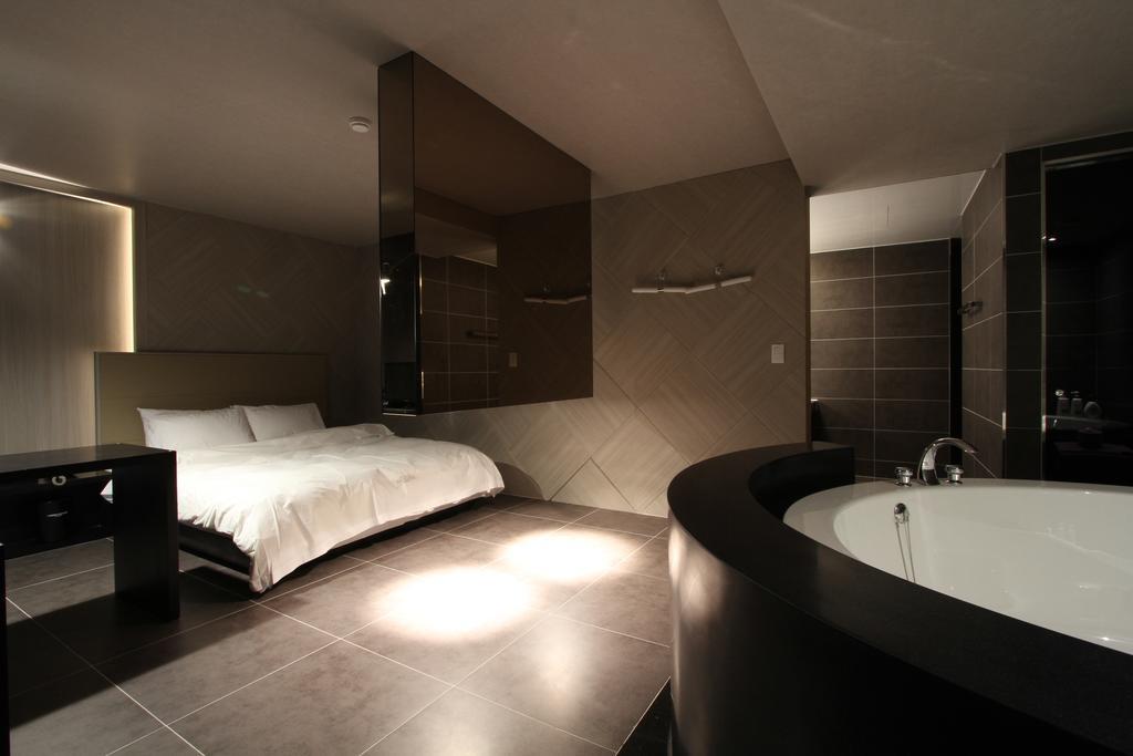 Valentine Hotel Kōyō Zimmer foto